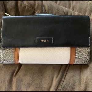 Fossil wallet